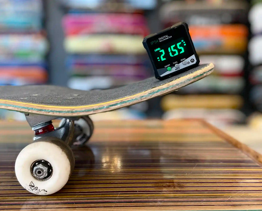 Skateboard Deck Tail Kick Angle Display